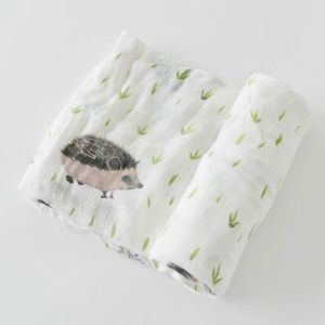 NWT Little Unicorn Deluxe Muslin Swaddle